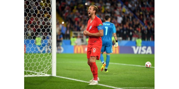 England 1-1 stopp 4-3 frem til kvartfinalen
